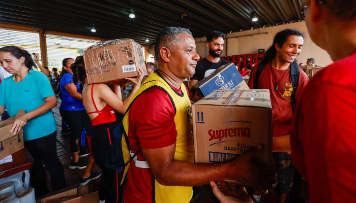 Paraná chega a 3,3 mil toneladas de doações arrecadadas para o Rio Grande do Sul